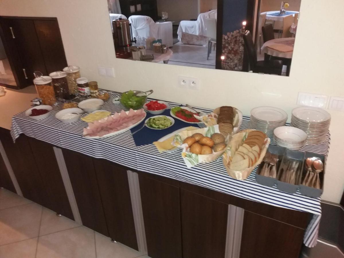 Na Fali Pokoje Goscinne Łeba Exterior foto