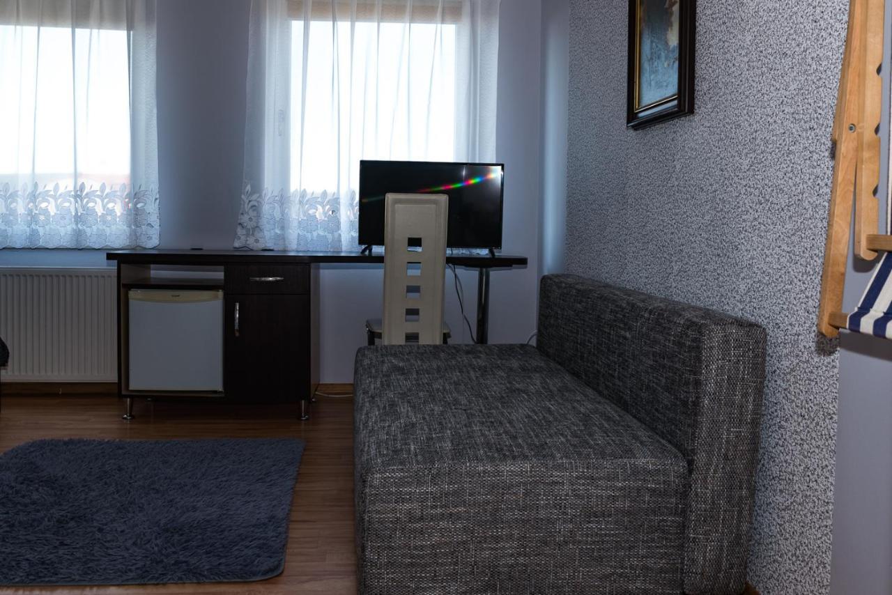 Na Fali Pokoje Goscinne Łeba Exterior foto